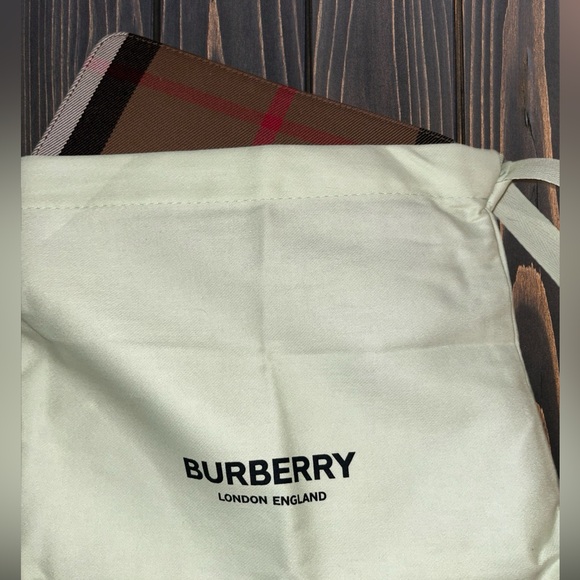 BURBERRY LS LG Zip Around Wallet - Picture 5 of 8